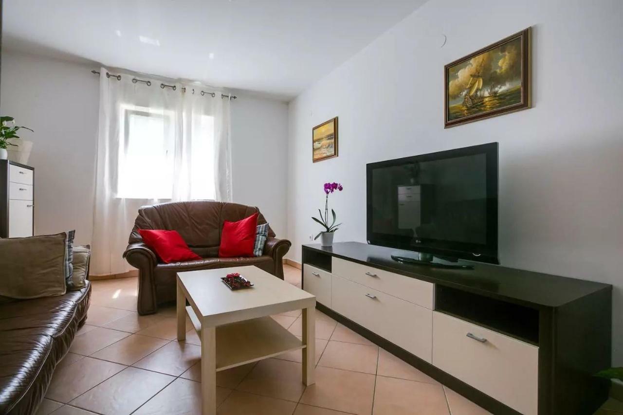 Apartment Vitalia 2+2 Porec Bagian luar foto