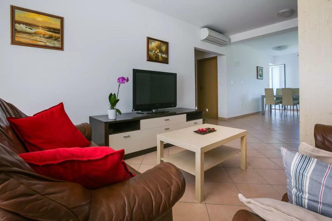 Apartment Vitalia 2+2 Porec Bagian luar foto