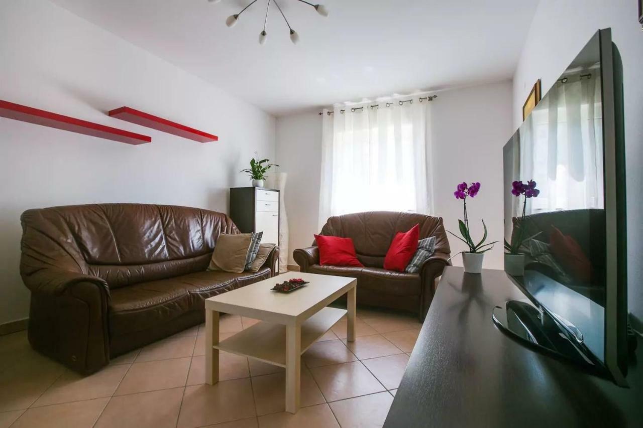 Apartment Vitalia 2+2 Porec Bagian luar foto